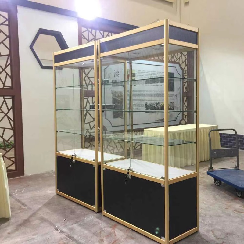 Lemari Pajangan Kaca Mal Belan - Lighting & Home Decor Studio ulasan dan harga